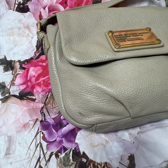 Marc by Marc Jacobs Gray Beige Leather Crossbody Bag - Picture 4 of 12